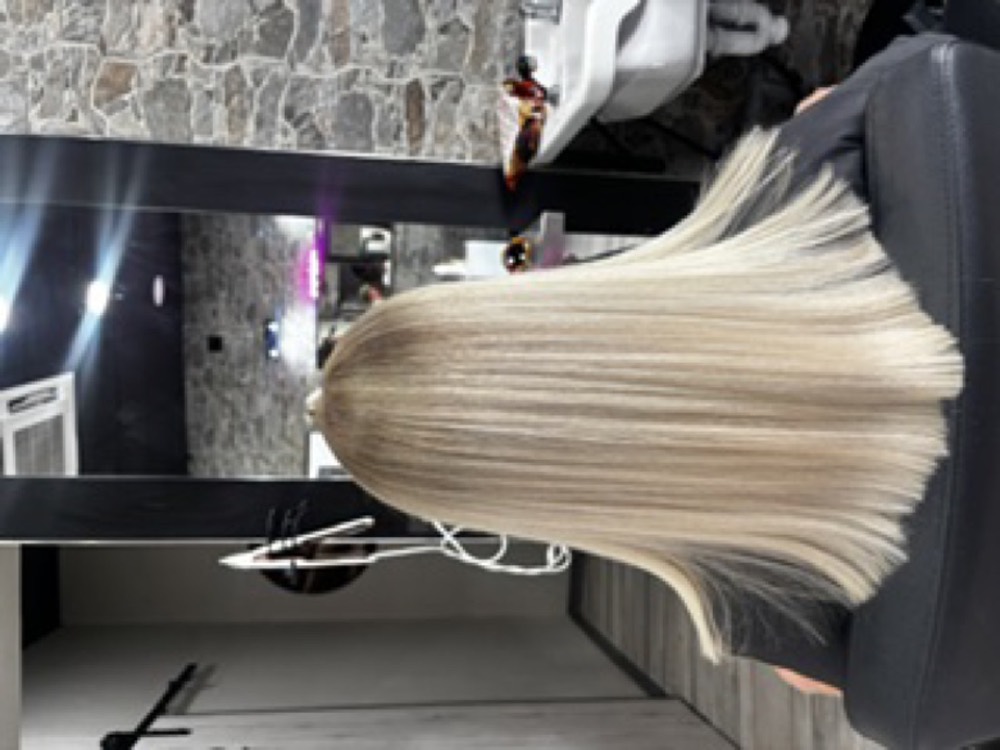 Blonde hair at Bronzed